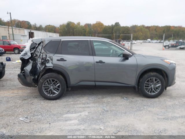 5N1AT3AA2MC757082 Nissan Rogue S Fwd