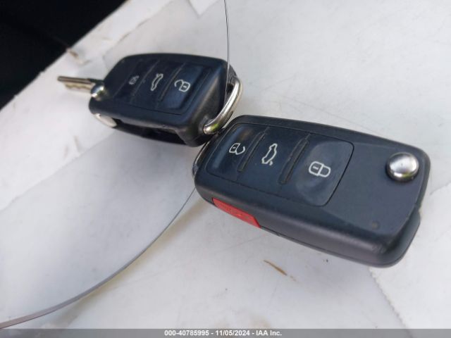 WVGAV3AX7EW555773 Volkswagen TIGUAN SE