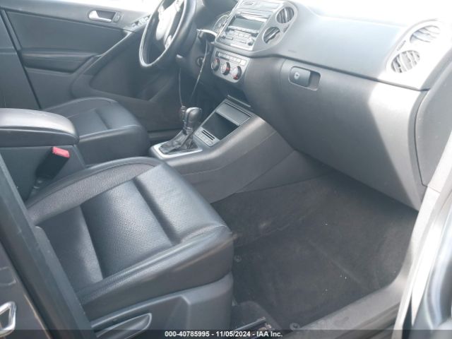 WVGAV3AX7EW555773 Volkswagen TIGUAN SE