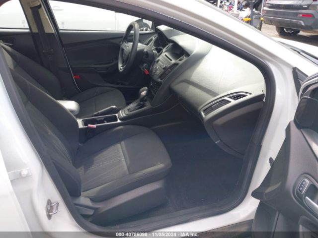 1FADP3K22HL285927 Ford FOCUS SE