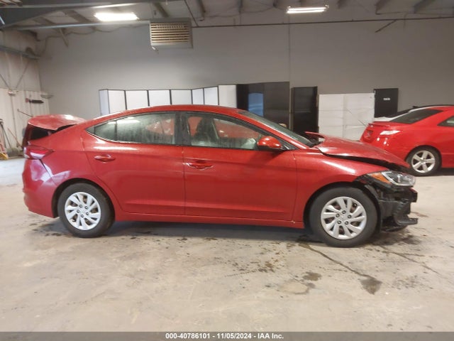 Hyundai ELANTRA SE 2018 5NPD74LFXJH229620 Image 13