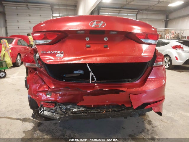 Hyundai ELANTRA SE 2018 5NPD74LFXJH229620 Image 17
