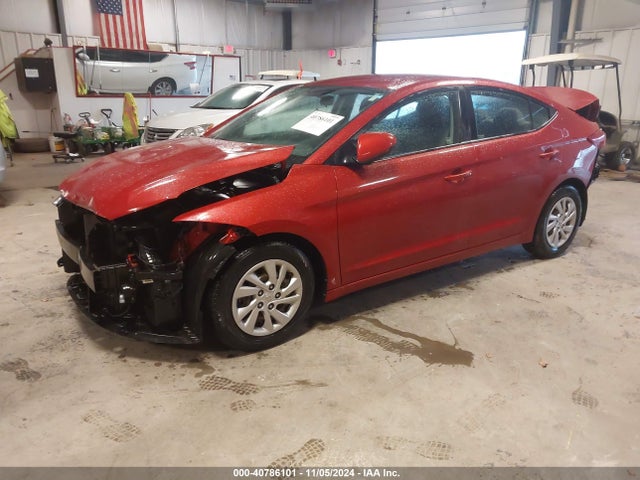 Hyundai ELANTRA SE 2018 5NPD74LFXJH229620 Image 2