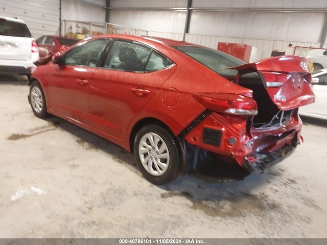 Hyundai ELANTRA SE 2018 5NPD74LFXJH229620 Image 3