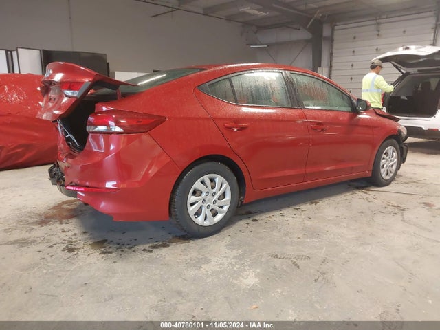 Hyundai ELANTRA SE 2018 5NPD74LFXJH229620 Image 4