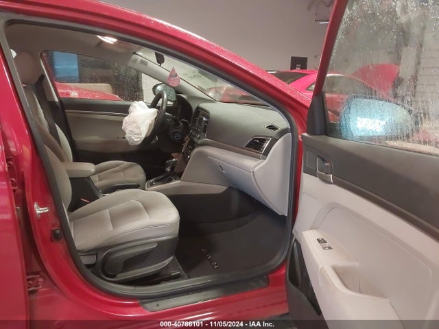 Hyundai ELANTRA SE 2018 5NPD74LFXJH229620 Image 5