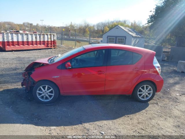 JTDKDTB38E1067436 Toyota Prius C Four