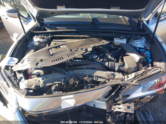 58AEA1C16RU052885 Lexus Es 300h Luxury