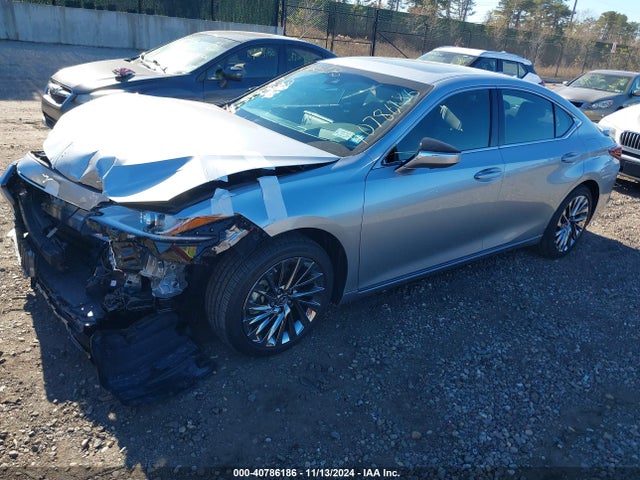 58AEA1C16RU052885 Lexus Es 300h Luxury