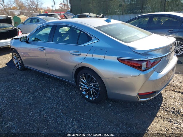 58AEA1C16RU052885 Lexus Es 300h Luxury