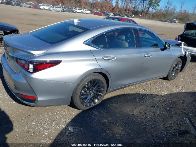 58AEA1C16RU052885 Lexus Es 300h Luxury