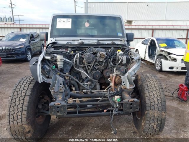 1C4BJWEG7EL121502 Jeep Wrangler Unlimited Sahara