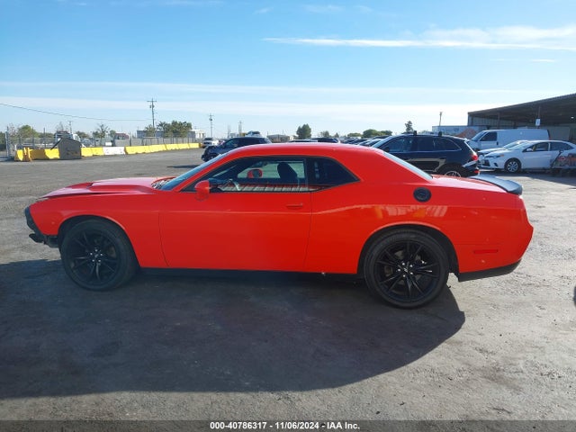 Dodge Challenger Sxt 2018 2C3CDZAG9JH288636 Image 15