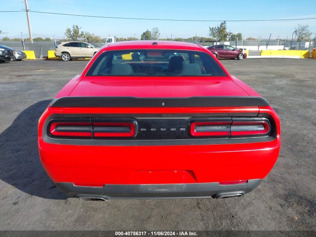Dodge Challenger Sxt 2018 2C3CDZAG9JH288636 Image 17