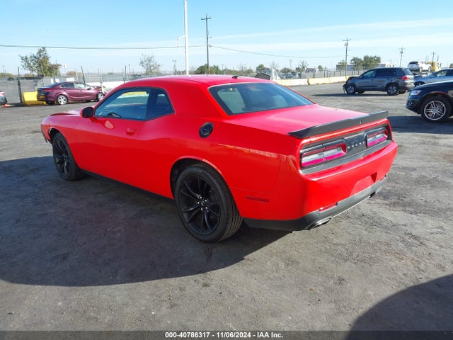 Dodge Challenger Sxt 2018 2C3CDZAG9JH288636 Image 3