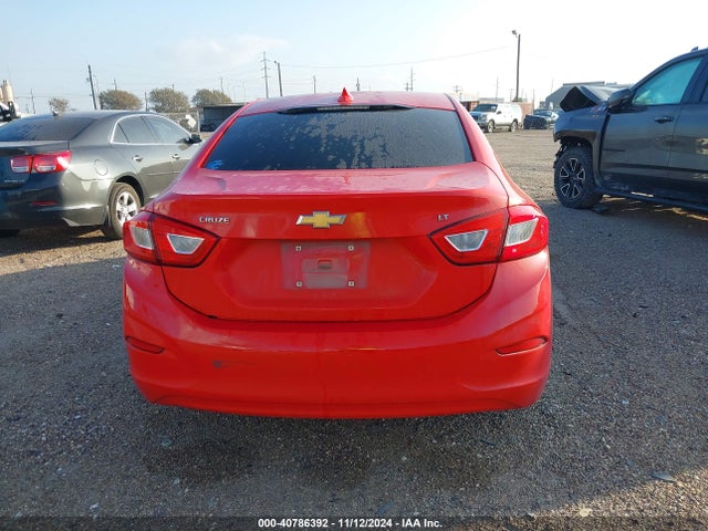 Chevrolet Cruze Lt Auto 2018 1G1BE5SM8J7221824 Image 16