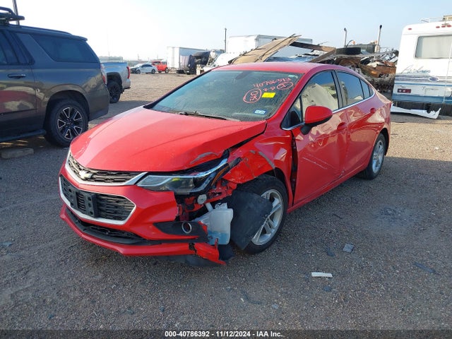 Chevrolet Cruze Lt Auto 2018 1G1BE5SM8J7221824 Image 2