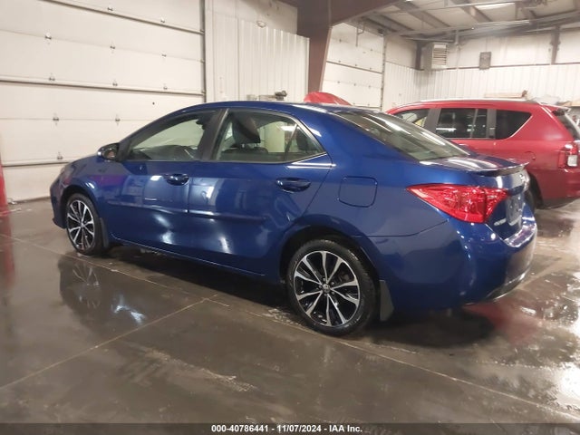 Toyota COROLLA SE 2018 5YFBURHE8JP757303 Image 3