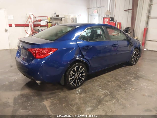 Toyota COROLLA SE 2018 5YFBURHE8JP757303 Image 4