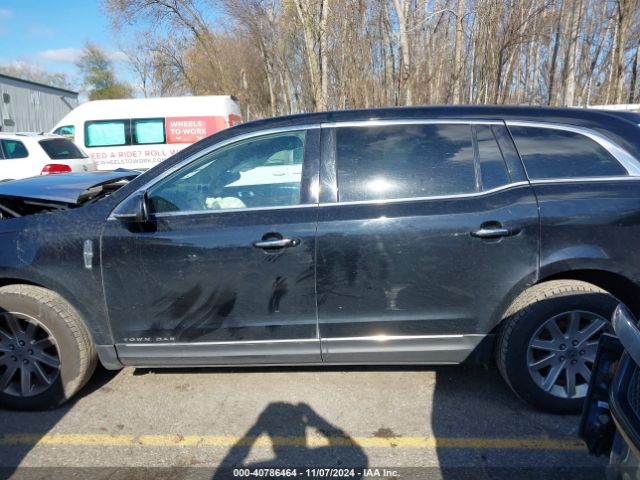 2LMHJ5NK8HBL01682 Lincoln Mkt Livery