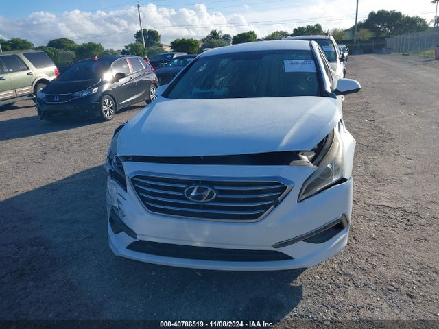 Hyundai SONATA SE 2015 5NPE24AF1FH201587 Image 12
