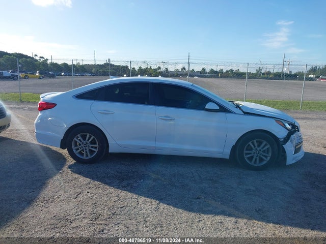 Hyundai SONATA SE 2015 5NPE24AF1FH201587 Image 13