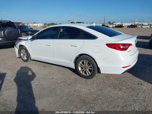 Hyundai SONATA SE 2015 5NPE24AF1FH201587 Image 3