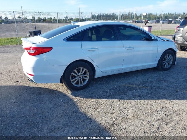 Hyundai SONATA SE 2015 5NPE24AF1FH201587 Image 4