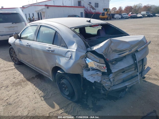 Chrysler 200 LX 2014 1C3CCBAB8EN205421 Image 3
