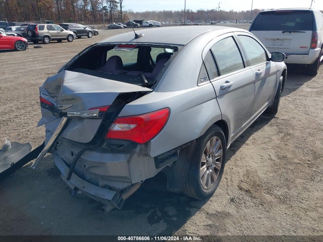Chrysler 200 LX 2014 1C3CCBAB8EN205421 Image 4