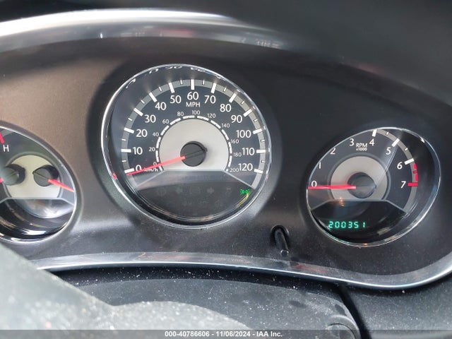 1C3CCBAB8EN205421 Chrysler 200 LX