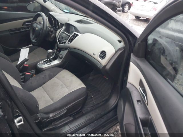 1G1PA5SH3E7175541 Chevrolet Cruze Ls Auto