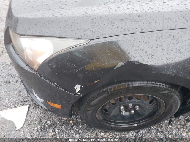 1G1PA5SH3E7175541 Chevrolet Cruze Ls Auto