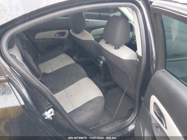 1G1PA5SH3E7175541 Chevrolet Cruze Ls Auto