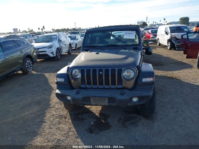 1C4HJXDG8KW536596 Jeep Wrangler Unlimited Sport S 4x4