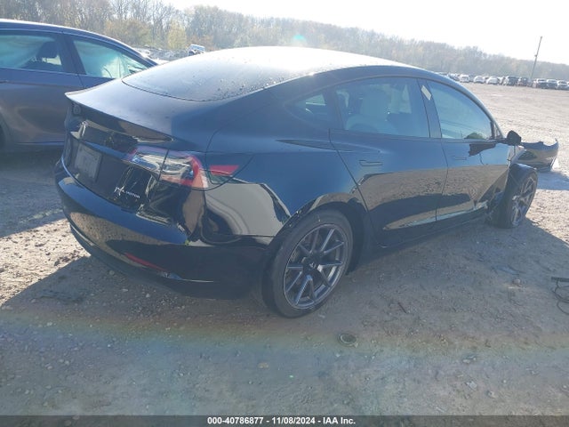2021 TESLA MODEL 3 5YJ3E1EBXMF992833 Photo 3