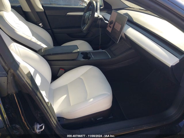 2021 TESLA MODEL 3 5YJ3E1EBXMF992833 Photo 4