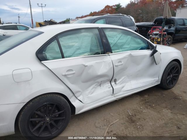 3VWL17AJ9EM353803 Volkswagen Jetta 1.8t Sel