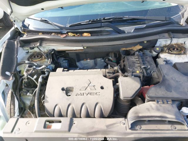 JA4AZ3A3XJZ000745 Mitsubishi Outlander Se
