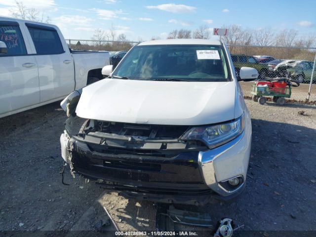 JA4AZ3A3XJZ000745 Mitsubishi Outlander Se