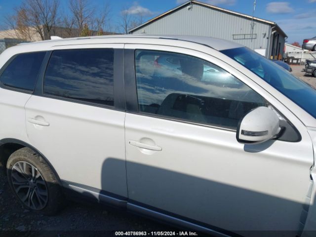 JA4AZ3A3XJZ000745 Mitsubishi Outlander Se