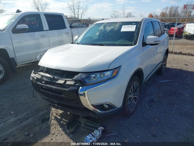 JA4AZ3A3XJZ000745 Mitsubishi Outlander Se