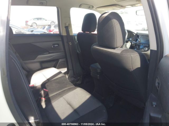 JA4AZ3A3XJZ000745 Mitsubishi Outlander Se