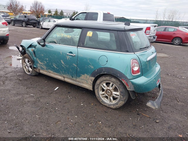 2012 MINI COOPER WMWSU3C55CT258164 Photo 2