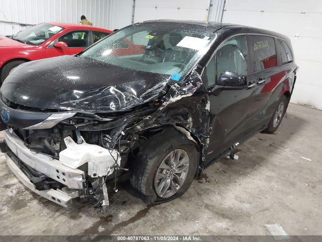 5TDYRKECXMS024302 Toyota SIENNA XLE