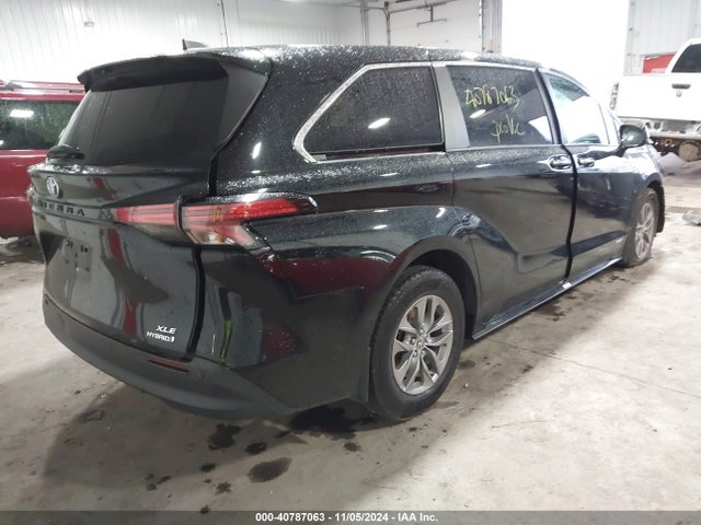 5TDYRKECXMS024302 Toyota SIENNA XLE