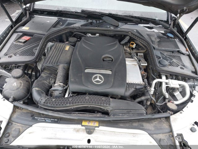 55SWF4JB6FU088044 Mercedes-Benz C 300 Luxury/sport