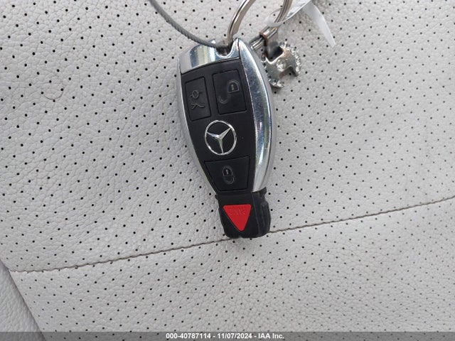 55SWF4JB6FU088044 Mercedes-Benz C 300 Luxury/sport