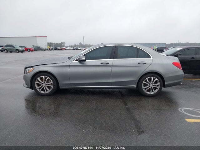 55SWF4JB6FU088044 Mercedes-Benz C 300 Luxury/sport