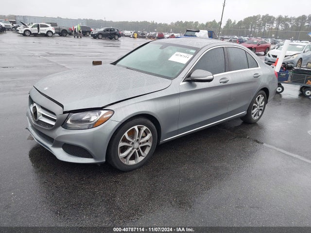 55SWF4JB6FU088044 Mercedes-Benz C 300 Luxury/sport